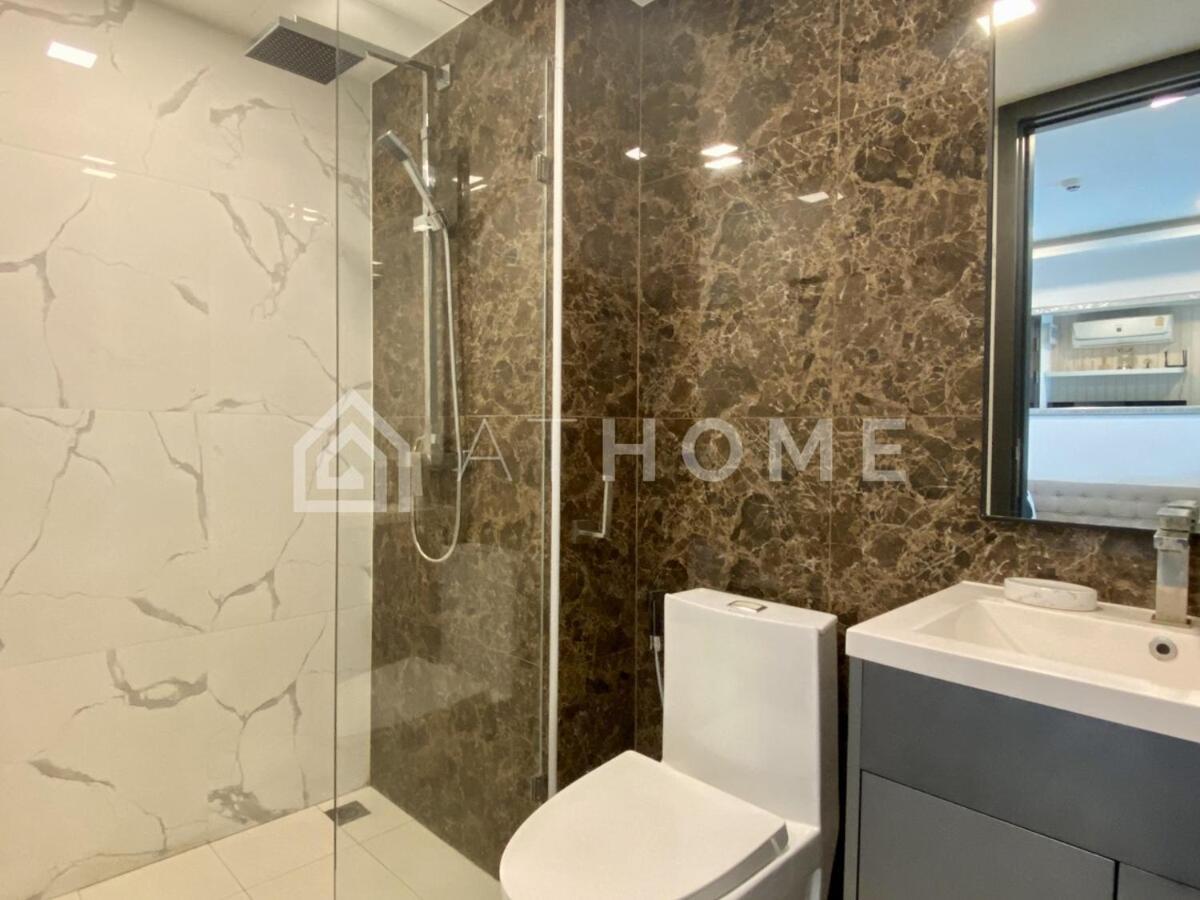 1-bedroom Arcadia Center 702 Apartment *