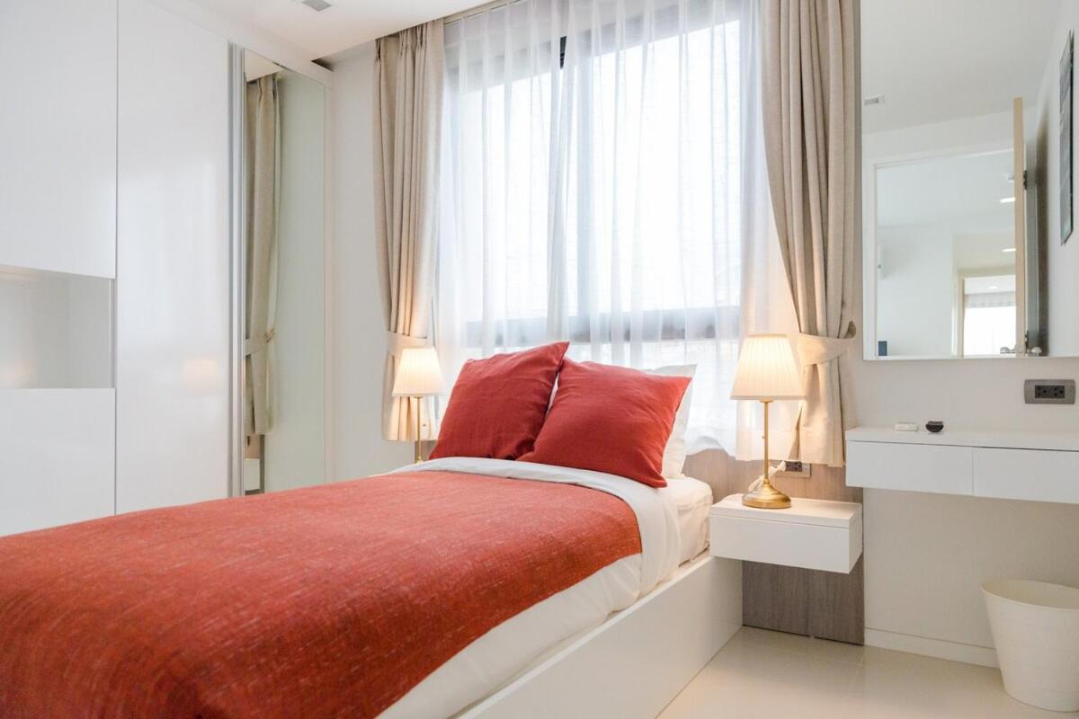 Superb Two-bedroom In Downtown *