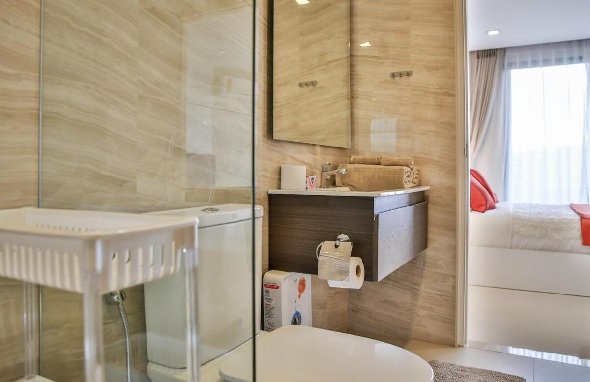 Superb Two-bedroom In Downtown Apartment