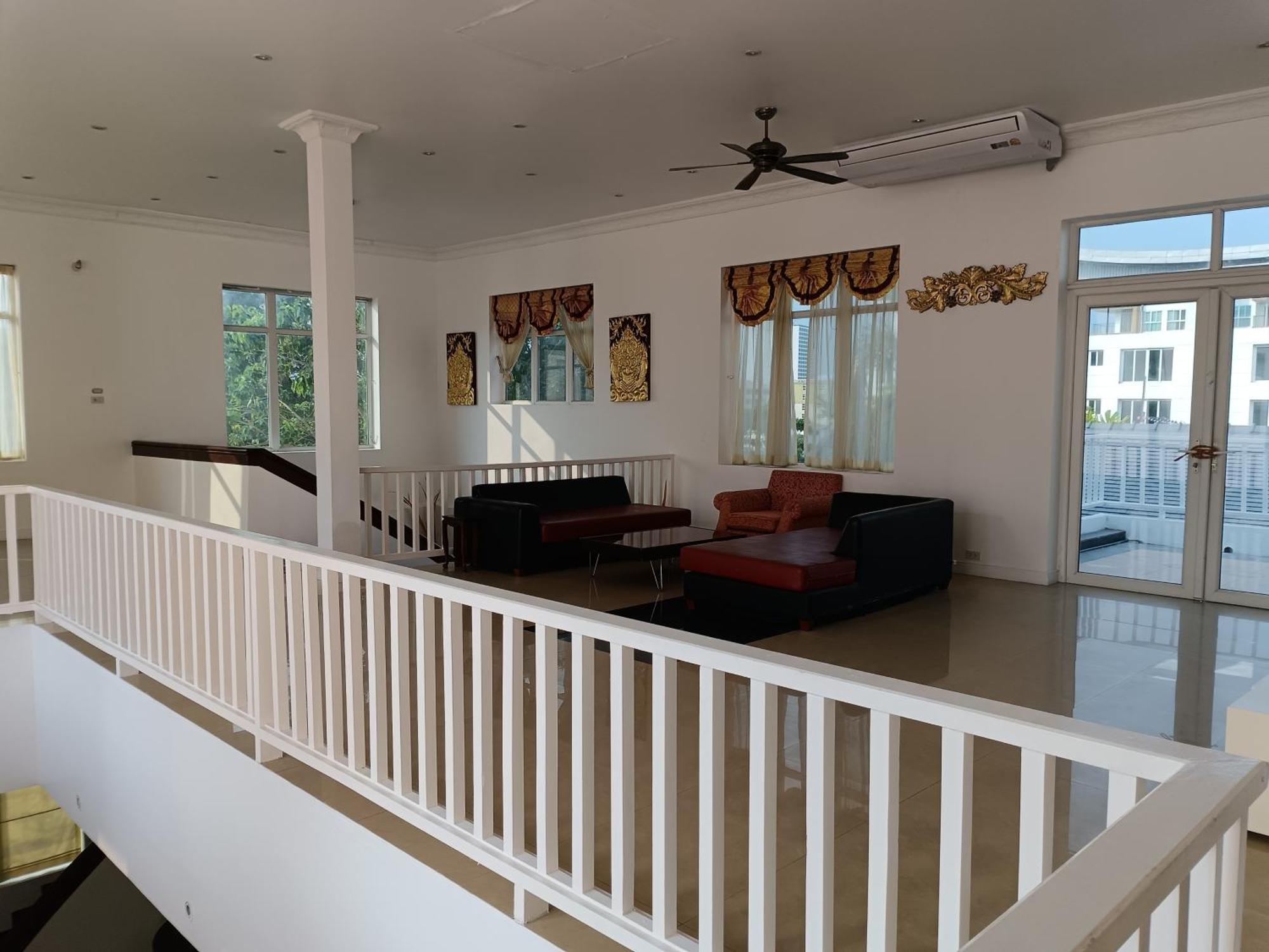Villa Phratumnak,6,beach 600m,10br