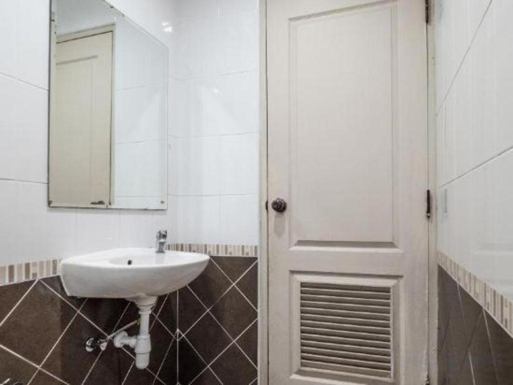Oyo 826 Cozy Hotel 2*