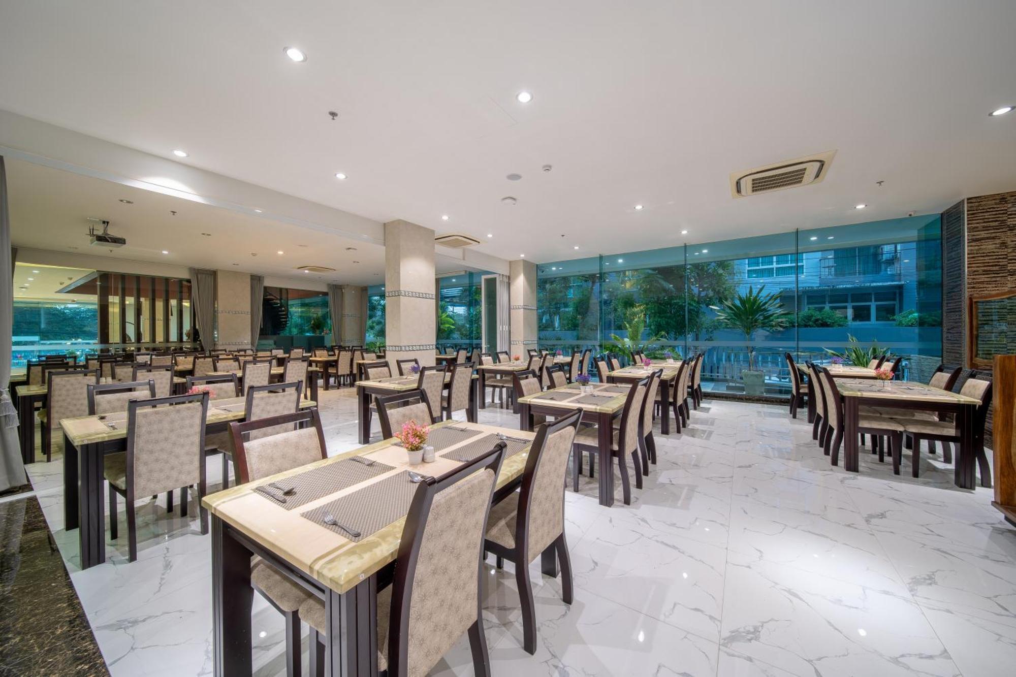 Royal Hotel 4*
