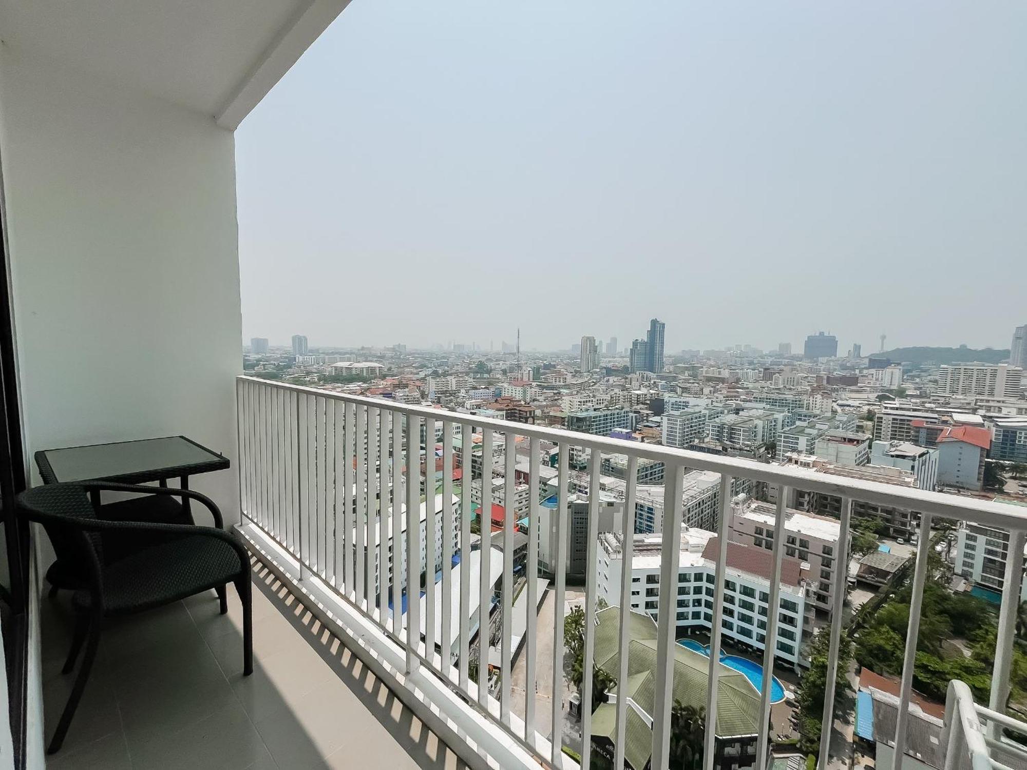 The Base By Wwc Aparthotel