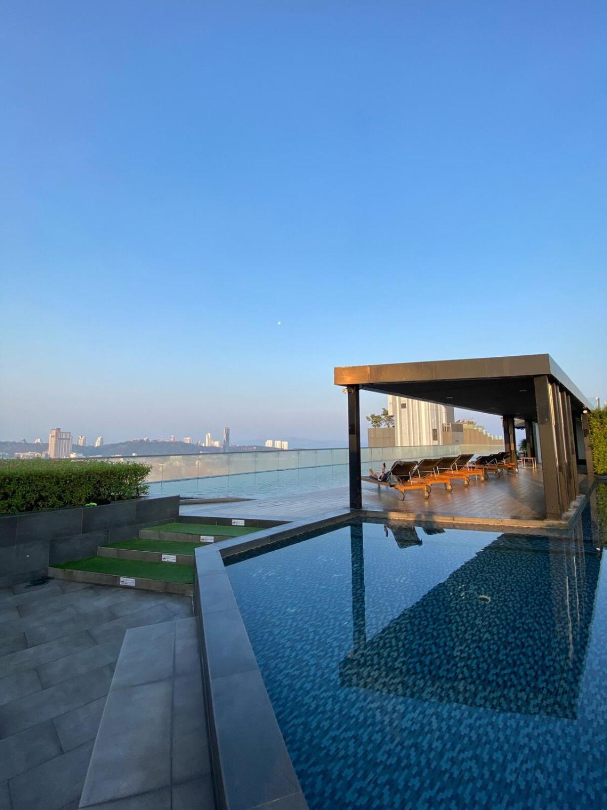 - Roof Pool
