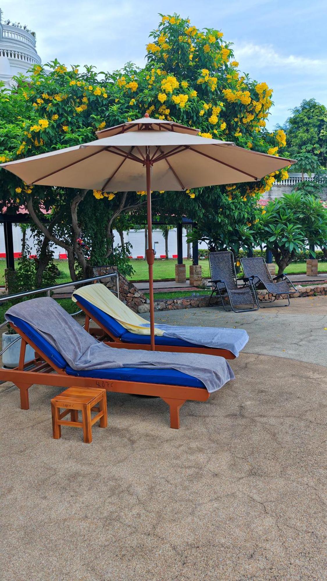 Beachfront Seaview Apartment