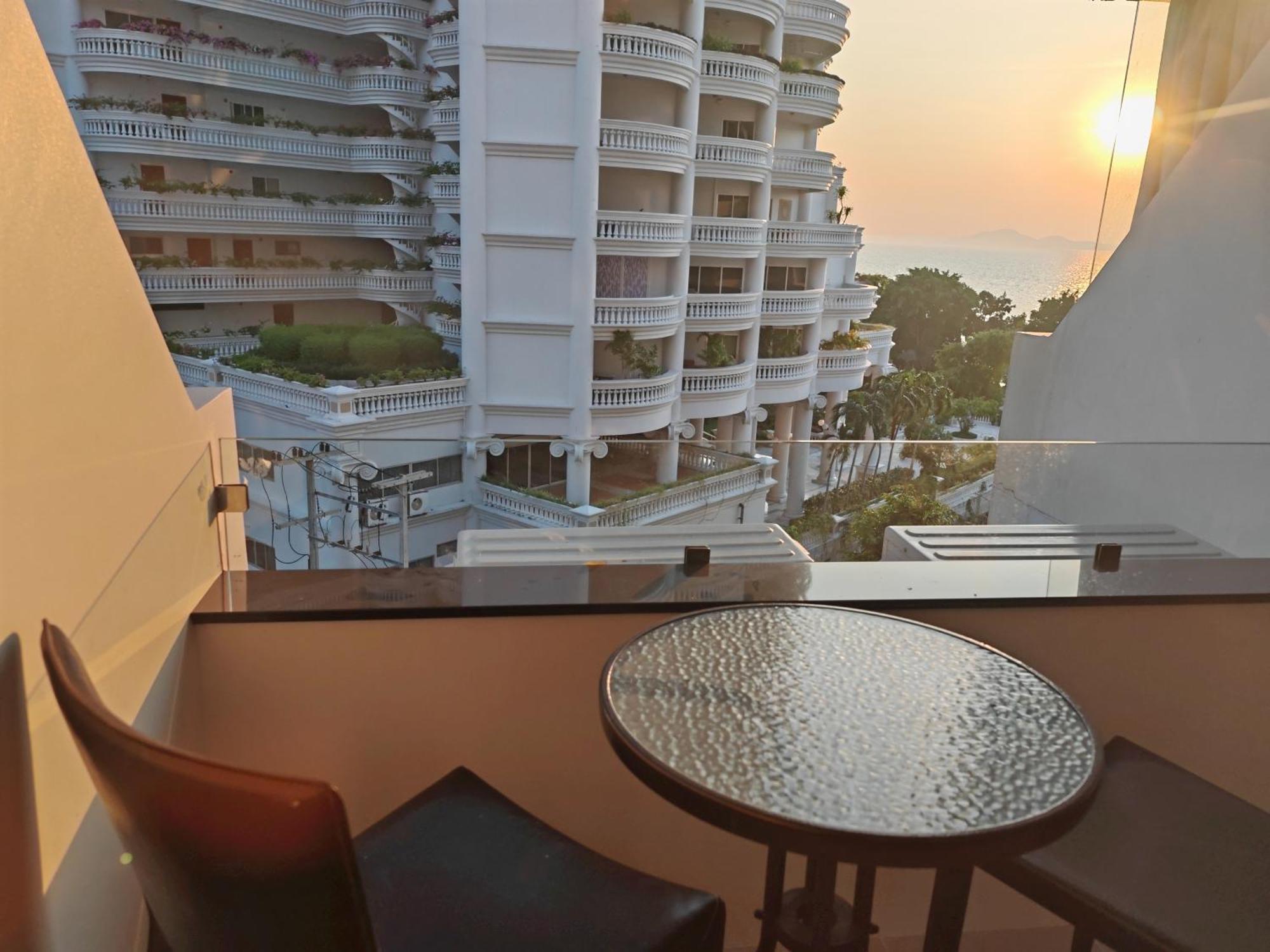 Beachfront Seaview Apartment
