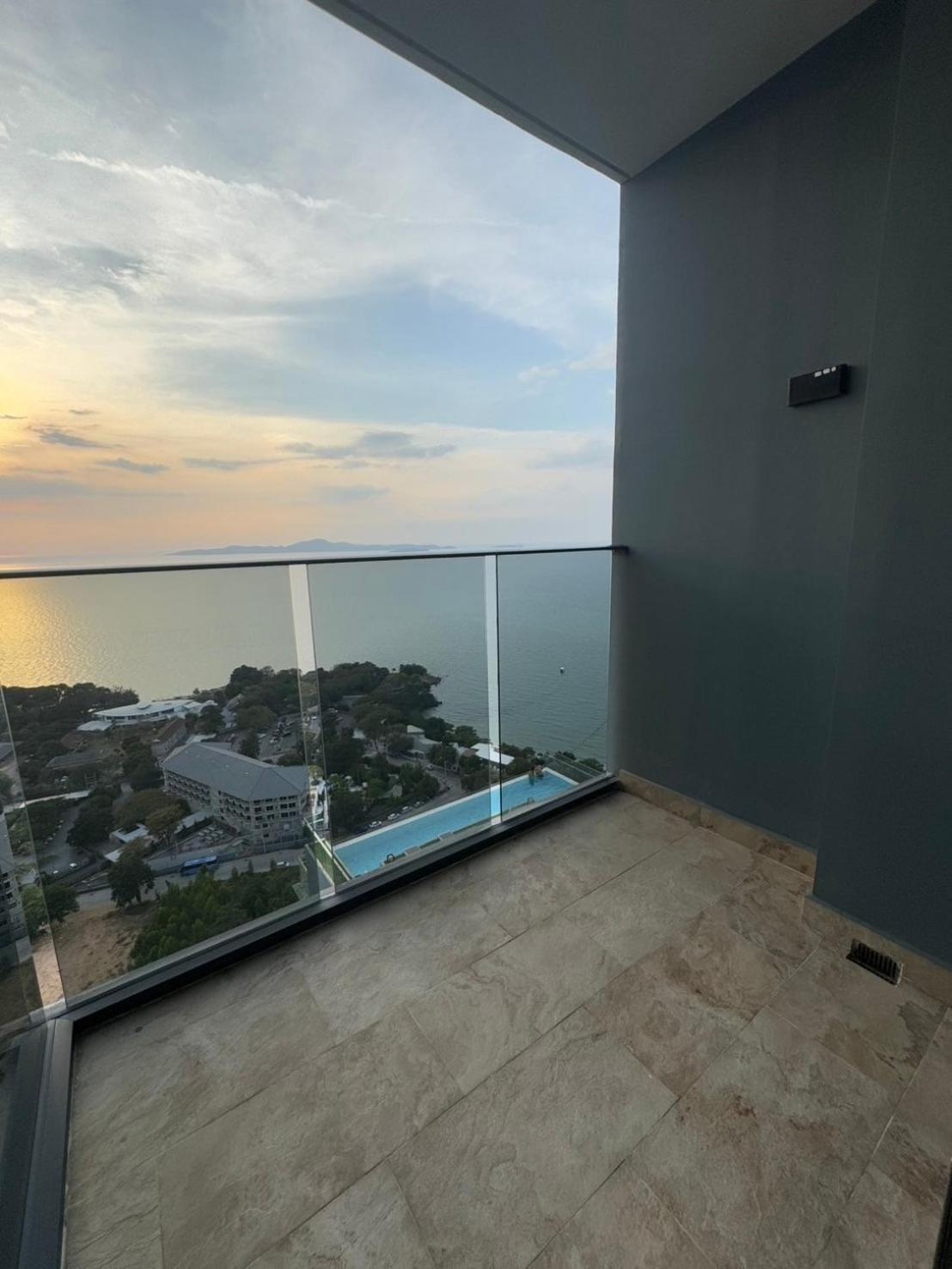 Stunning Sea View -next To * Pattaya