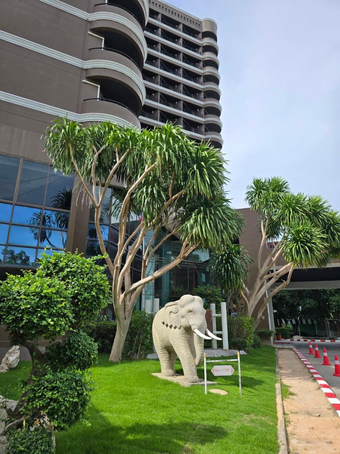 Hotel First Pacific Cirrus