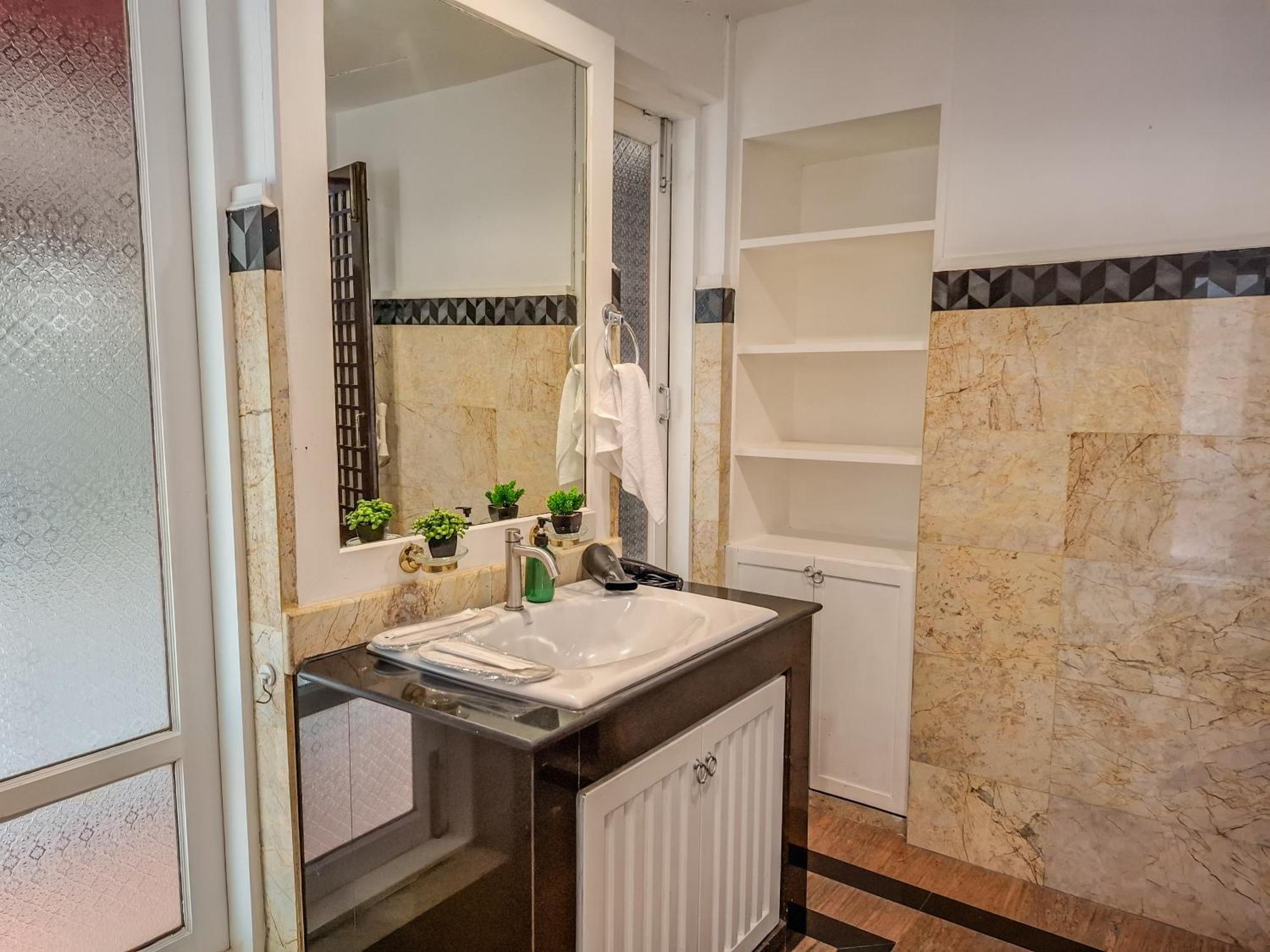 Villa Thabali Oasis:3bhk Private Pool + Sauna *