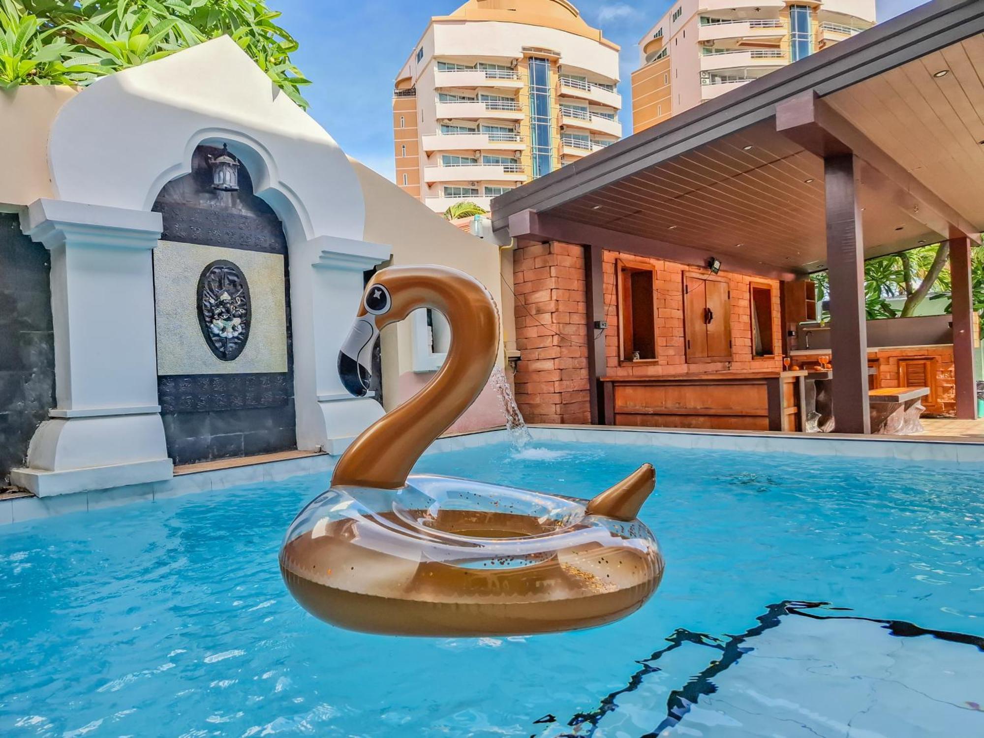 Villa Thabali Oasis:3bhk Private Pool + Sauna Pattaya