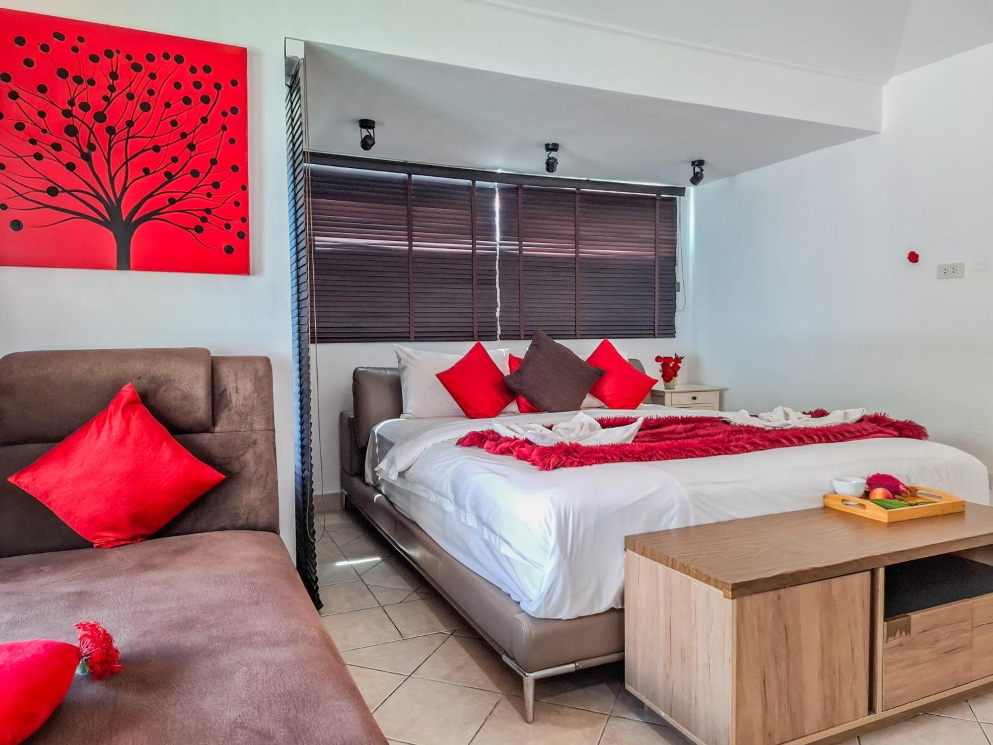 Thabali Oasis:3bhk Private Pool + Sauna Villa Pattaya