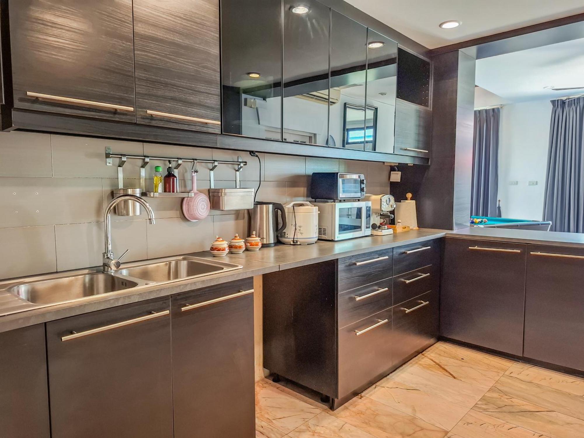 Thabali Oasis:3bhk Private Pool + Sauna Villa Pattaya