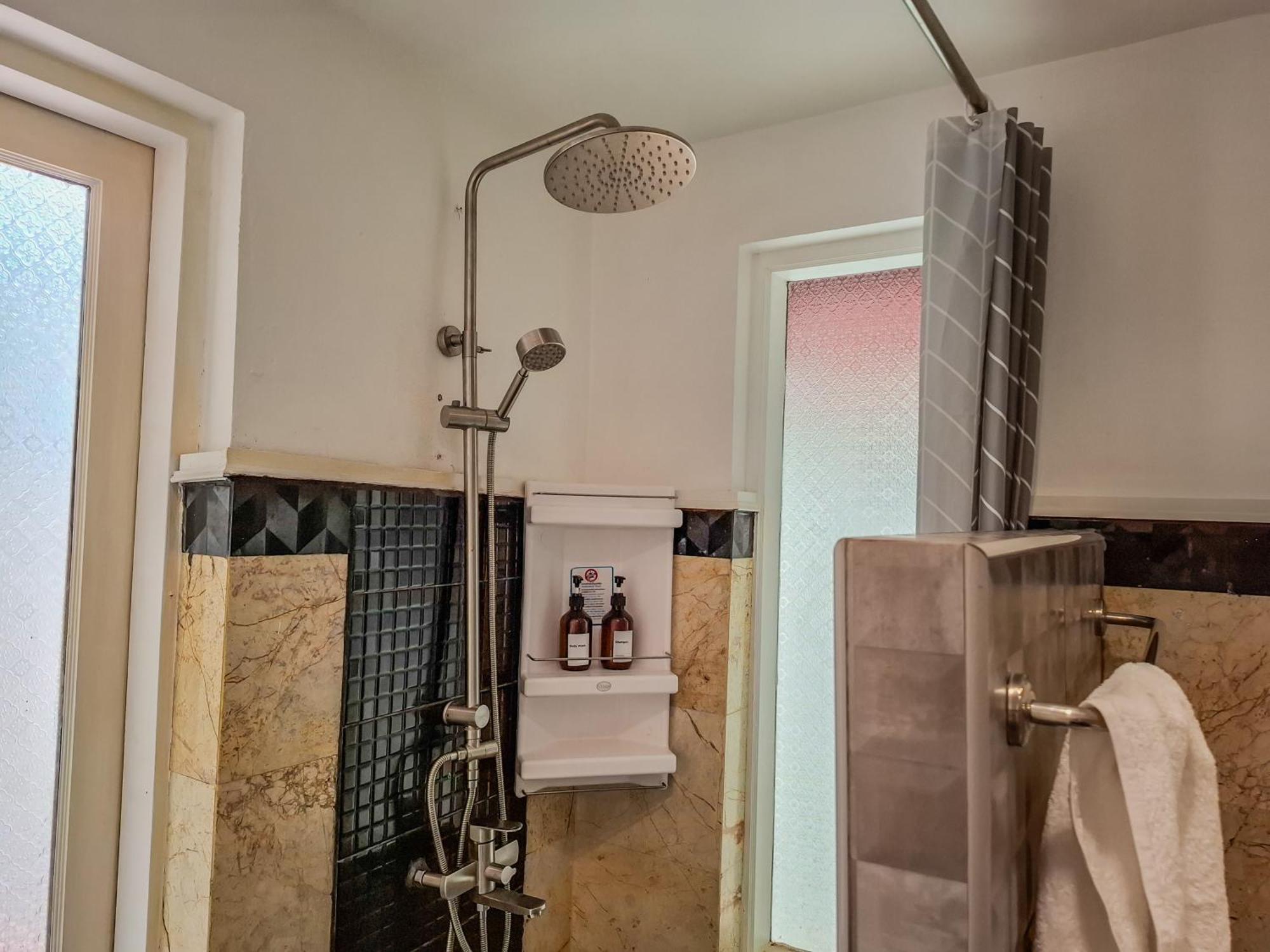 Villa Thabali Oasis:3bhk Private Pool + Sauna