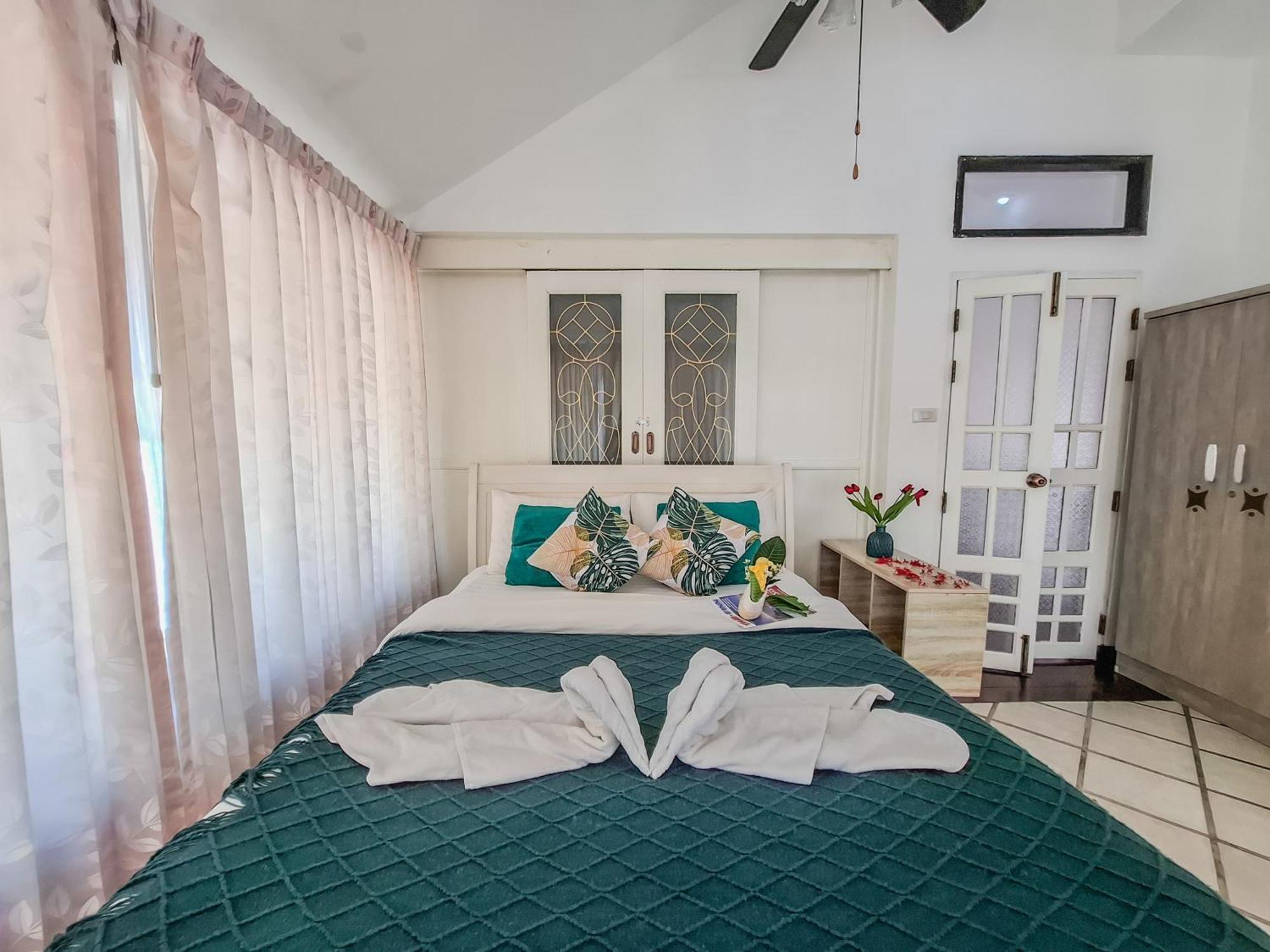 Thabali Oasis:3bhk Private Pool + Sauna Villa Pattaya