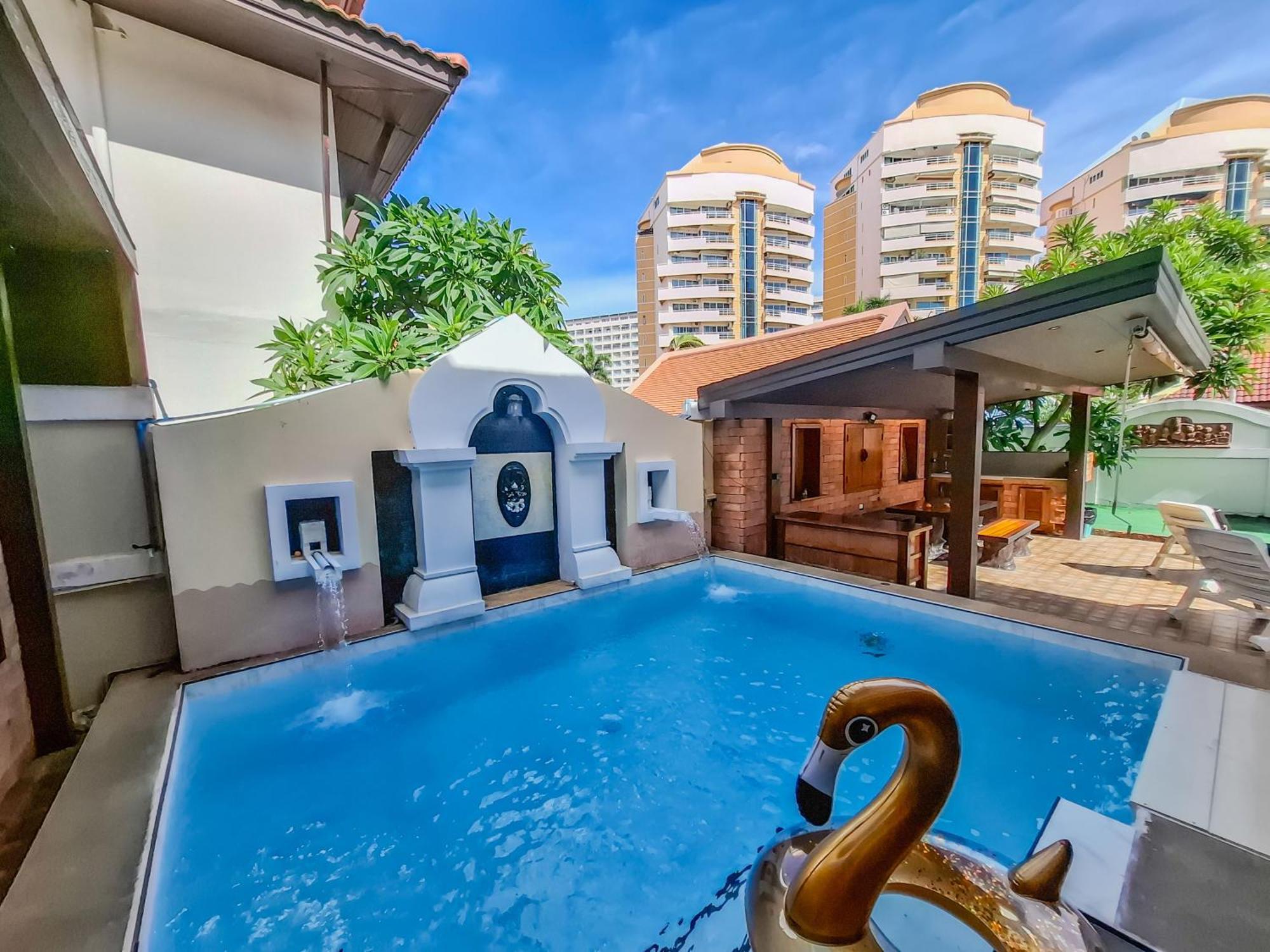 Thabali Oasis:3bhk Private Pool + Sauna Villa Pattaya
