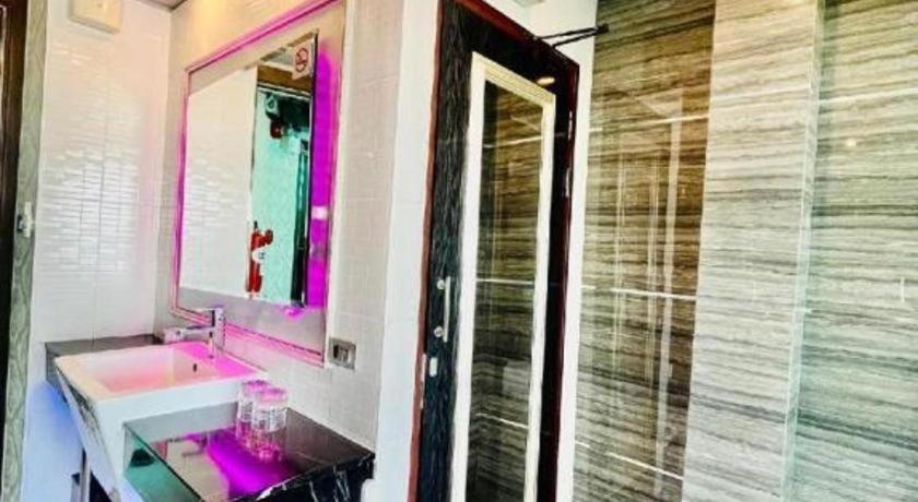 The Globe Hotel, Bar & Restaurant Hotel 3*