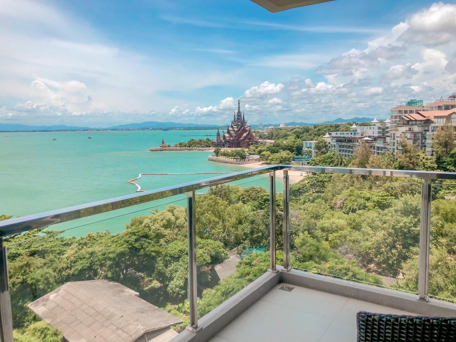 Golden Tulip Beachfront 5*