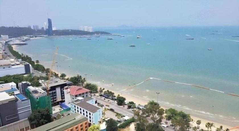 The Globe Hotel, Bar & Restaurant Pattaya