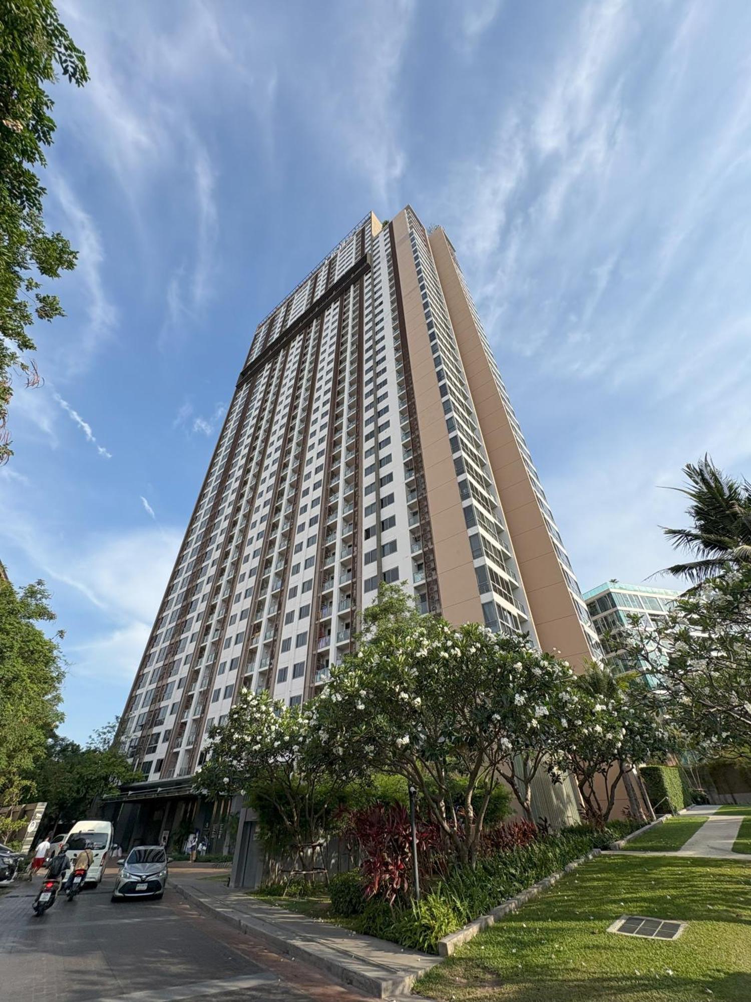 Unixx Comfy Apartment Pattaya