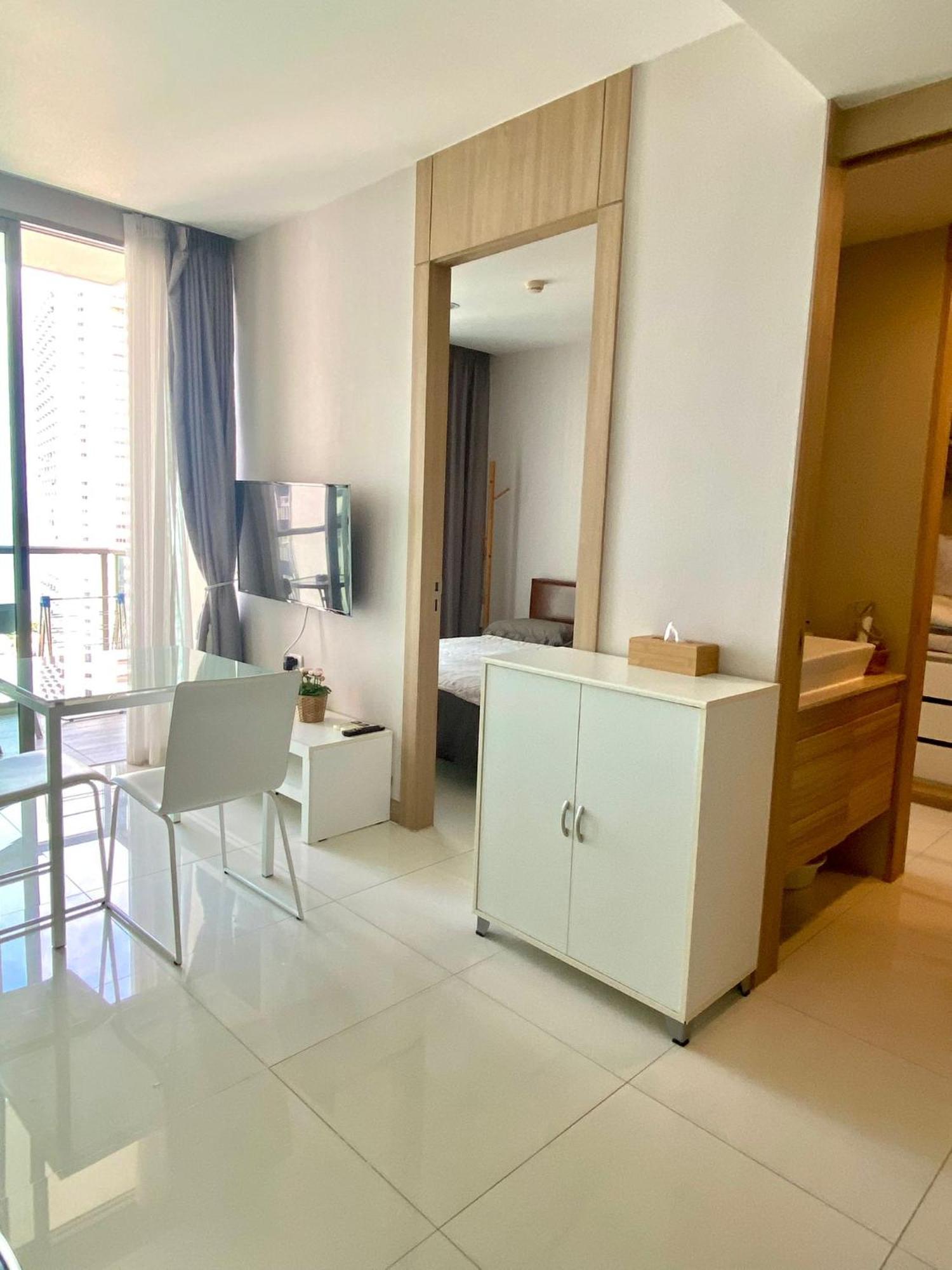 Riviera Wongamat Apartamento *