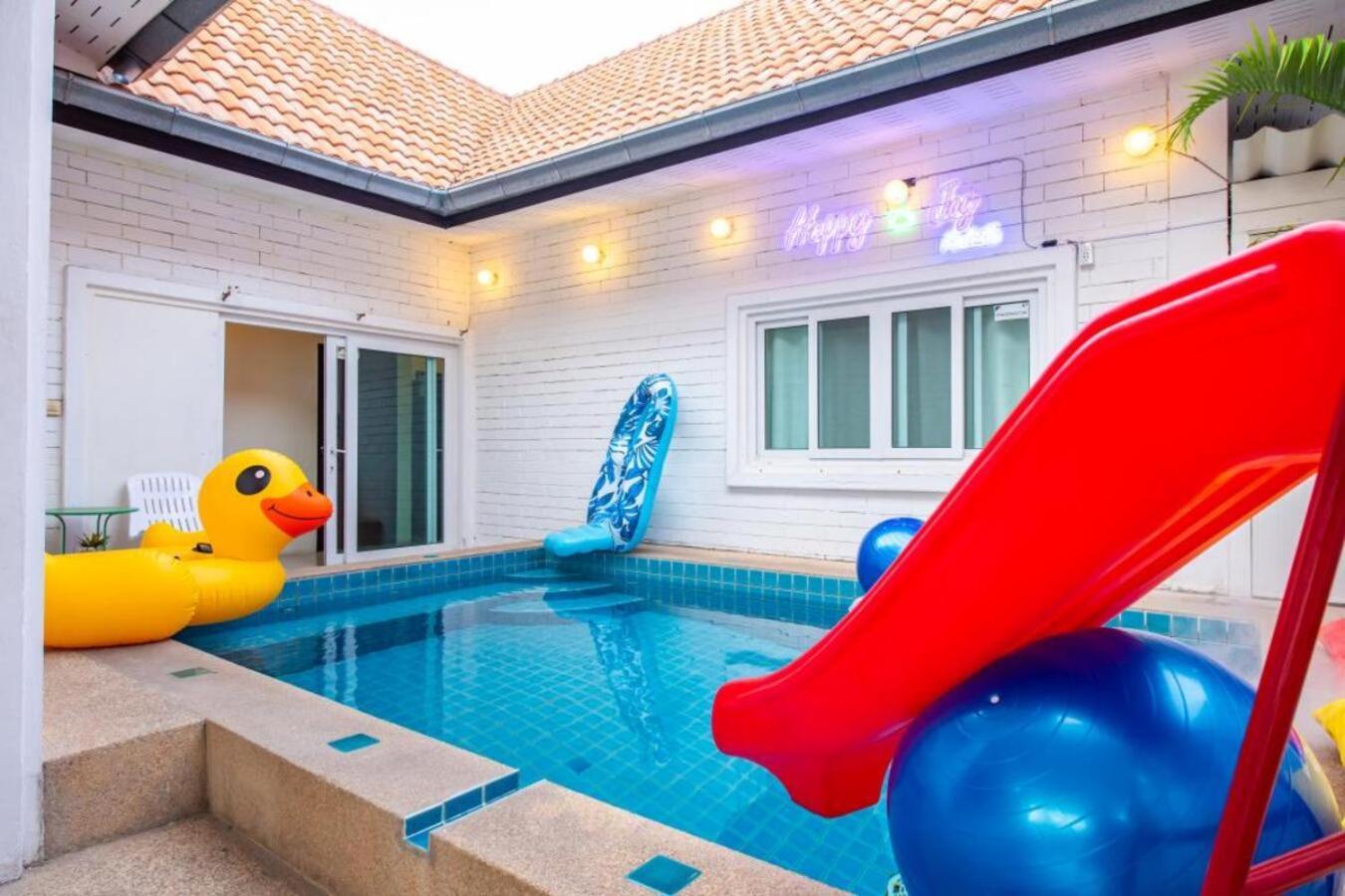 Happy N Joy Pool Near Jomtien On Thepprasit Road Pattaya