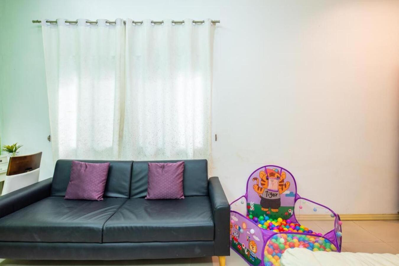 Happy N Joy Pool Near Jomtien On Thepprasit Road