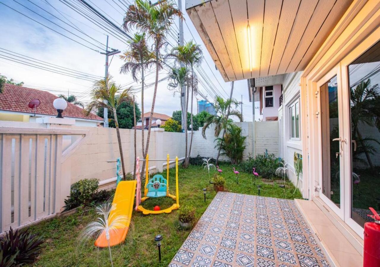 Happy N Joy Pool Near Jomtien On Thepprasit Road *