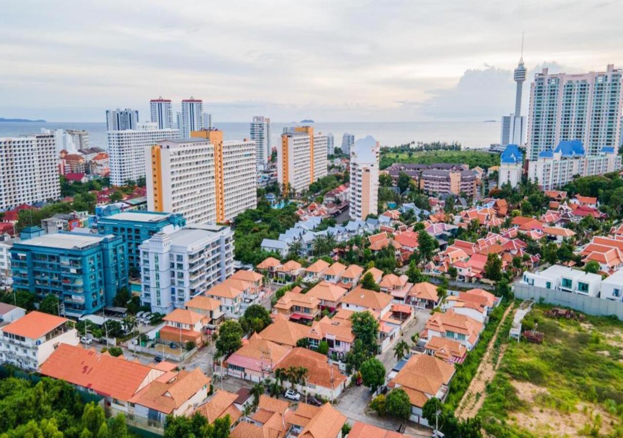 Villa Happy N Joy Pool Near Jomtien On Thepprasit Road