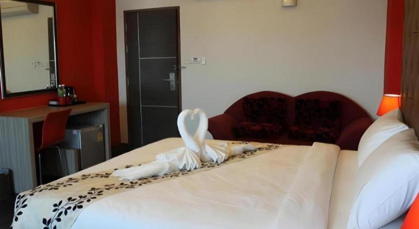 Chariot Hotel 3*
