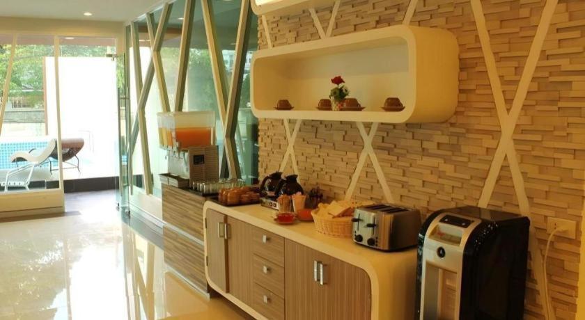 Chariot Hotel 3*