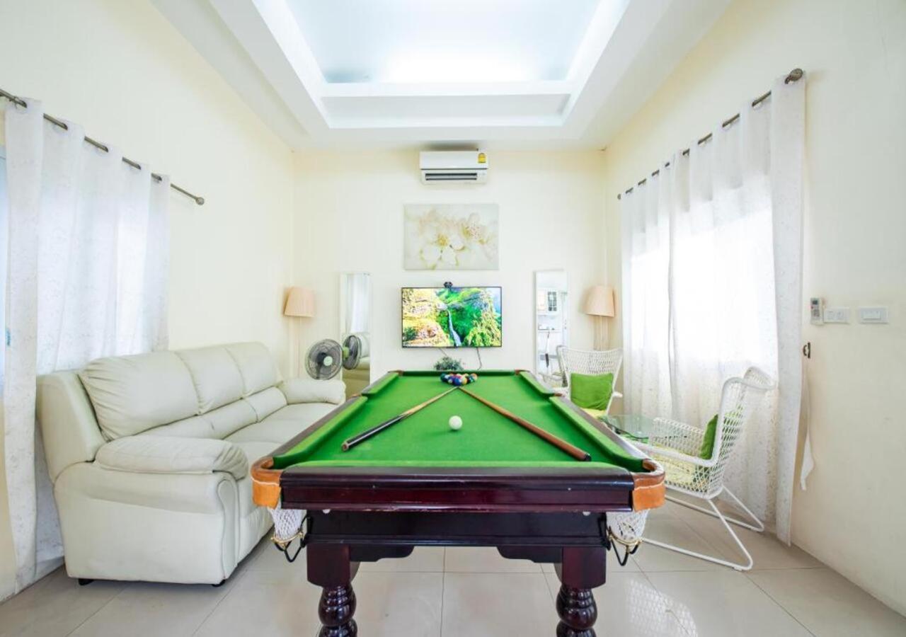 Happy N Joy Pool Near Jomtien On Thepprasit Road * Pattaya