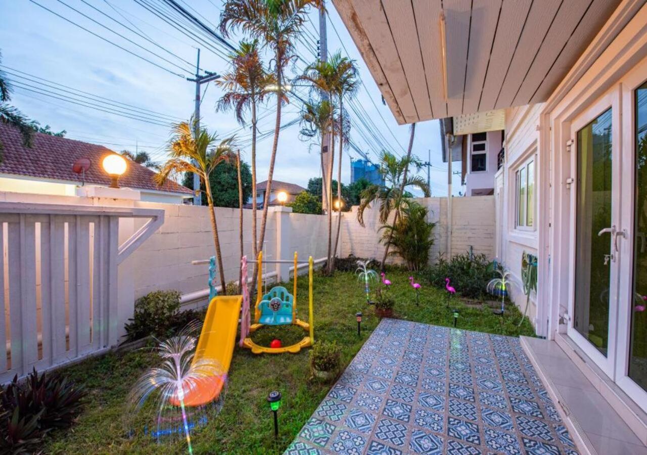 Happy N Joy Pool Near Jomtien On Thepprasit Road Pattaya