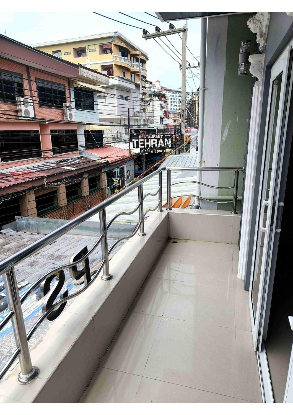 Titanic Residence-5 Minutes Walk To Walking Street Hotel 2*