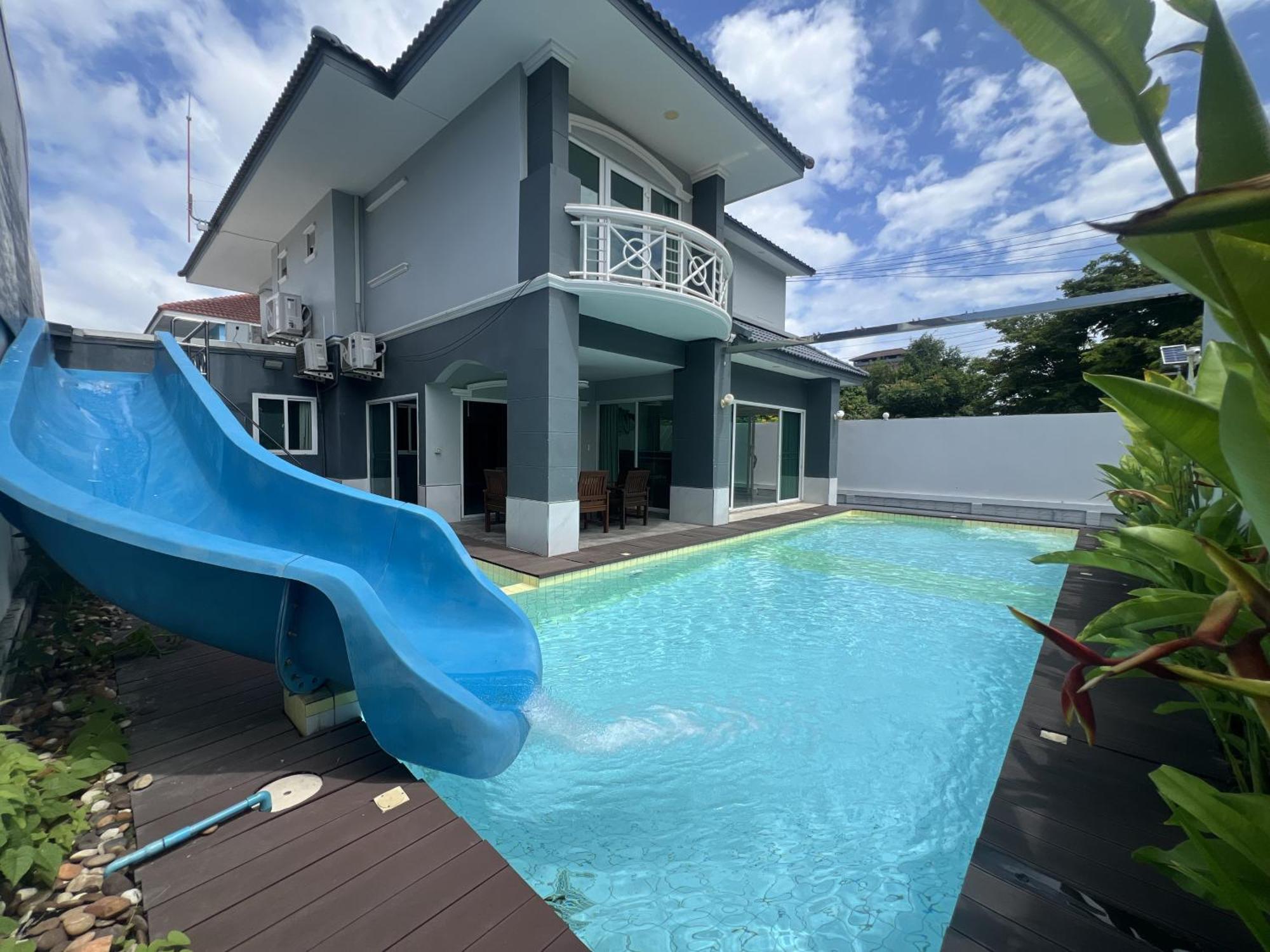 Pattaya Pool *