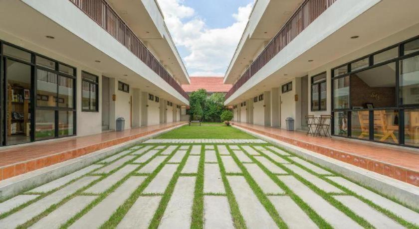 Hotel Yellow Moon Pattaya