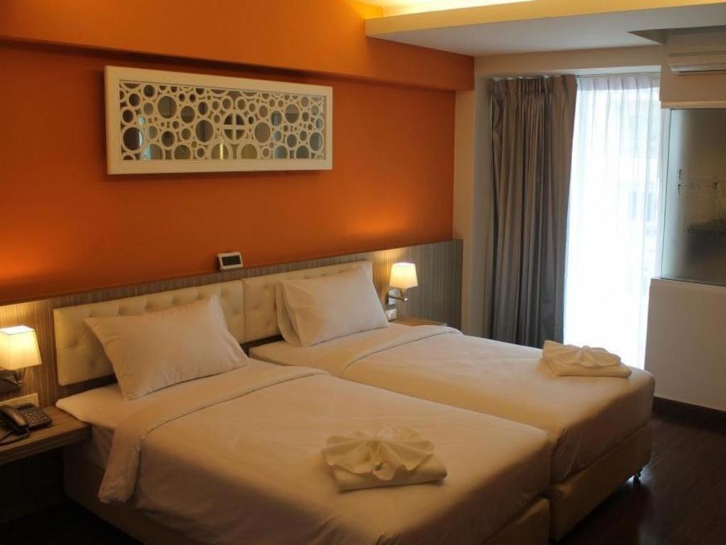 Chariot Hotel