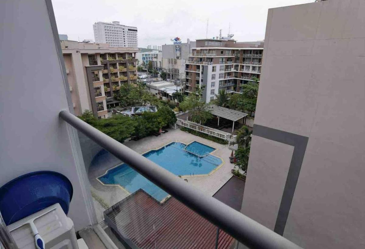 Centara 8th Floor Apartment *