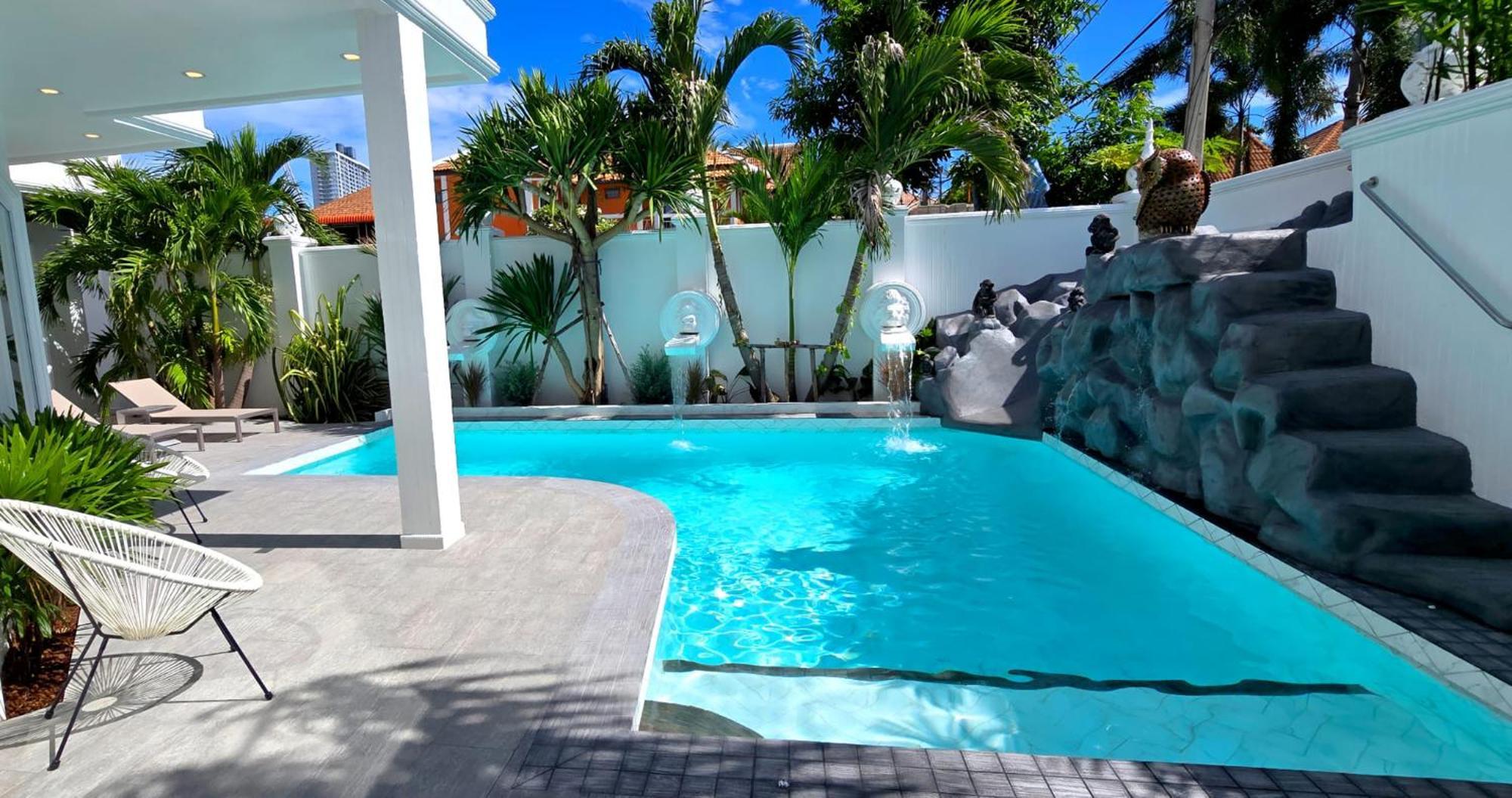 Nebuland Luxury Pool Walking Street 7 Bedrooms * Pattaya