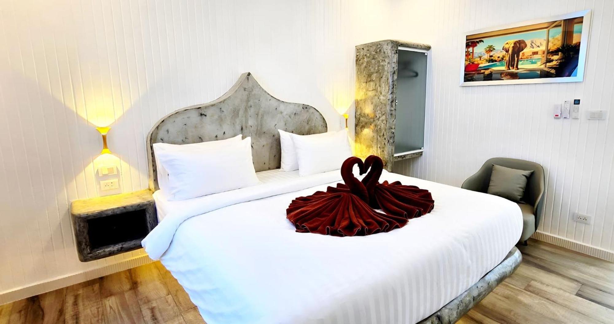 Nebuland Luxury Pool Walking Street 7 Bedrooms Villa Pattaya