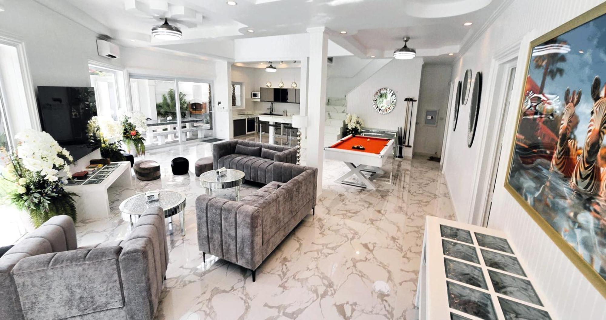 Villa Nebuland Luxury Pool Walking Street 7 Bedrooms