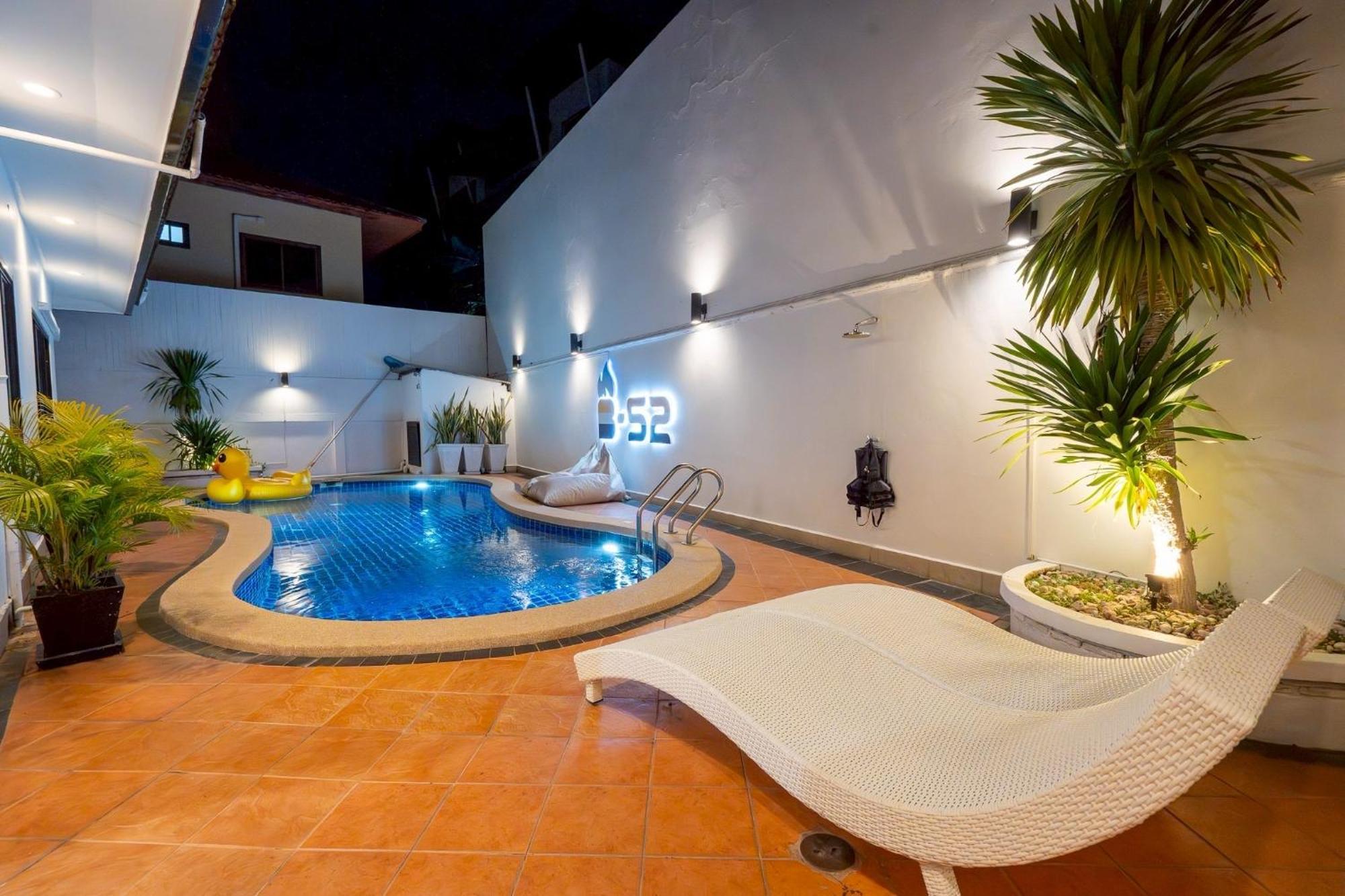 B52 Pool Villa *