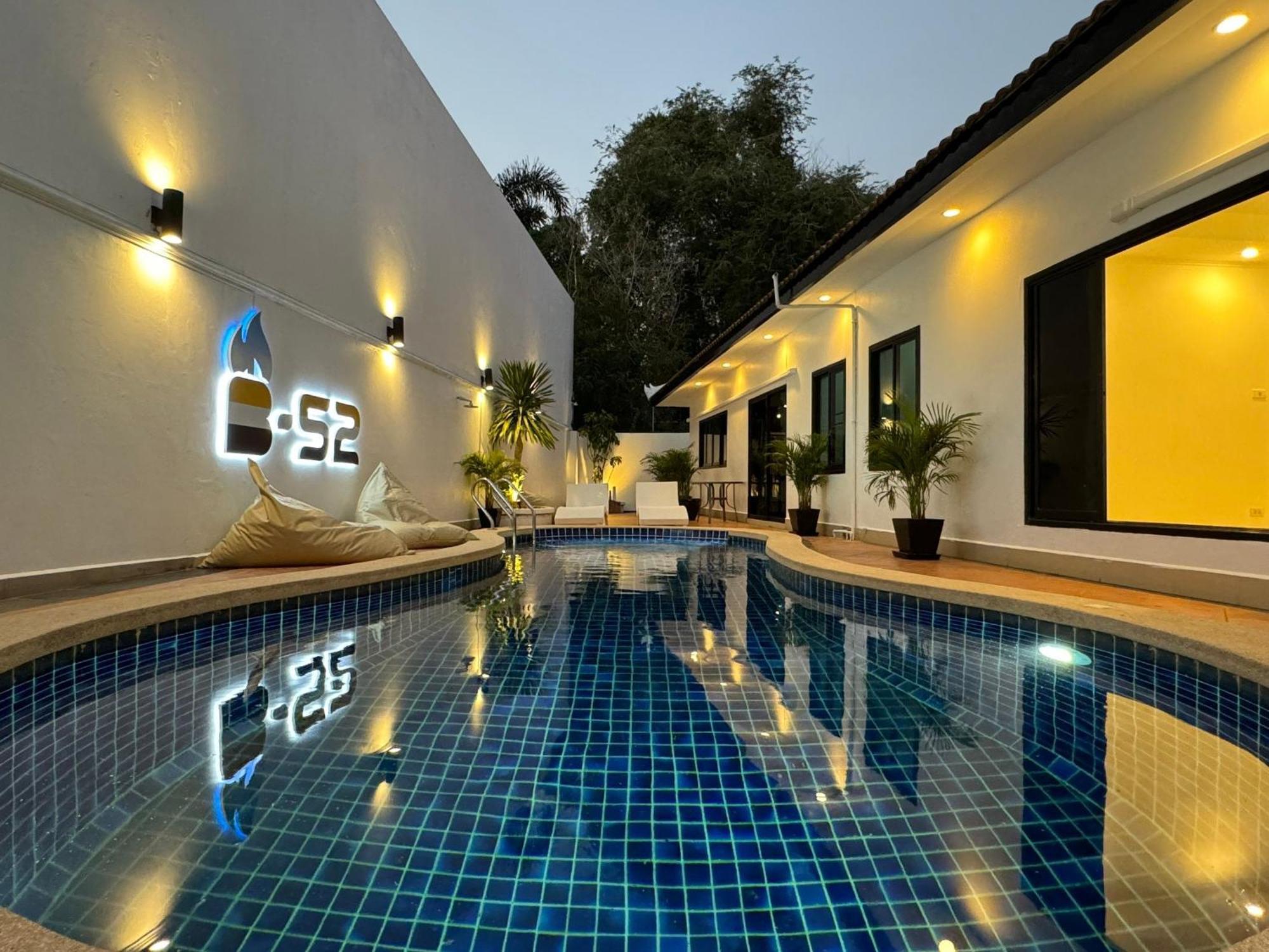 B52 Pool Villa