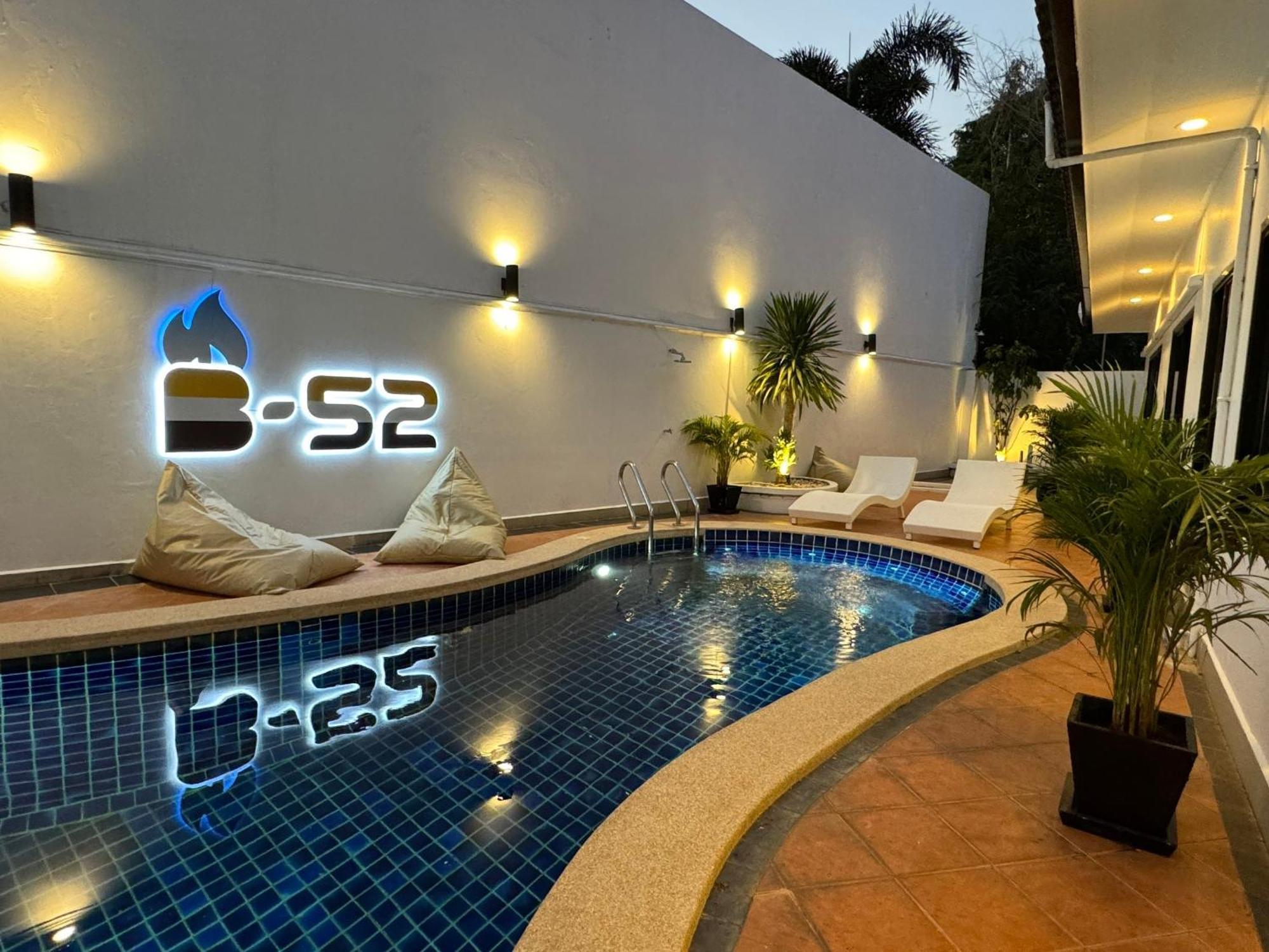 B52 Pool Villa *