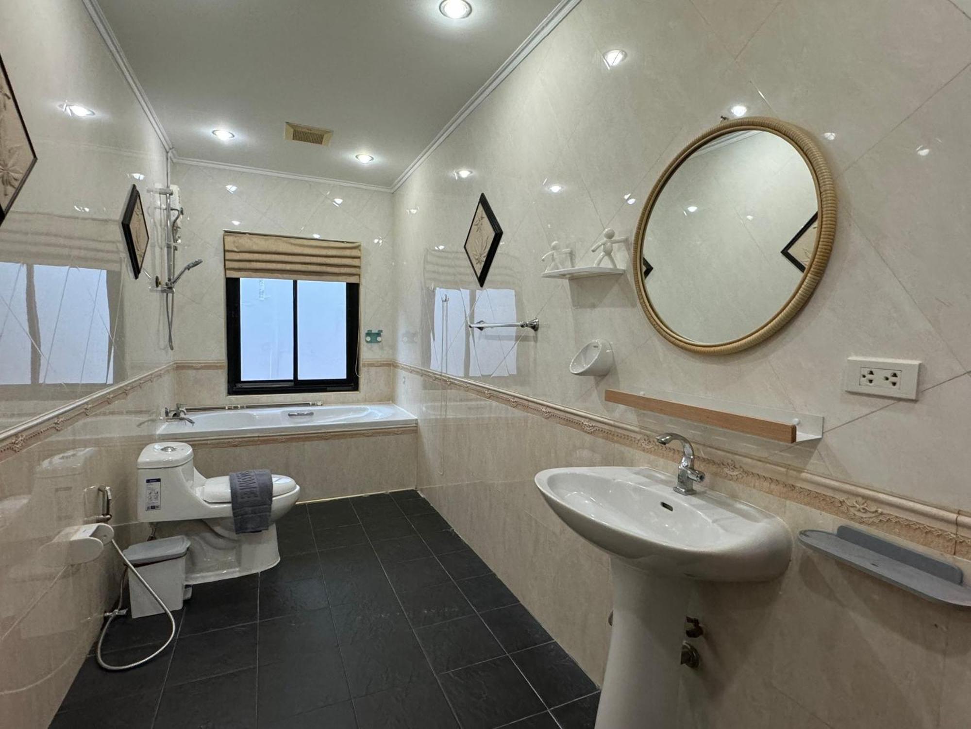 B52 Pool Villa Pattaya