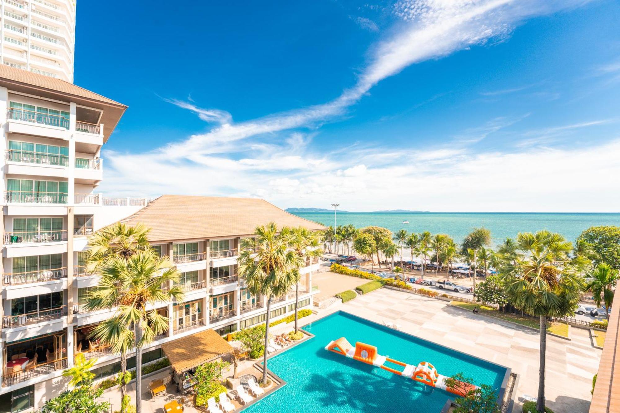 Welcome World Beachfront Hotel