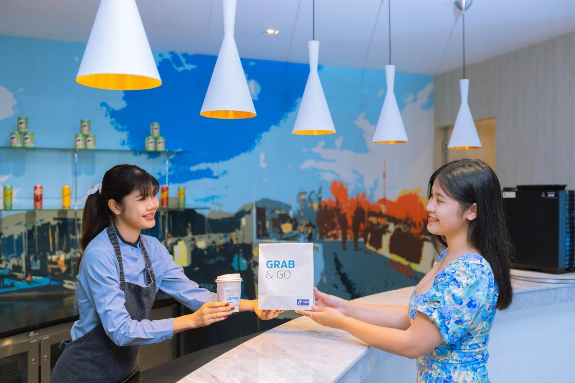 Express By Ihg Hotel 4*