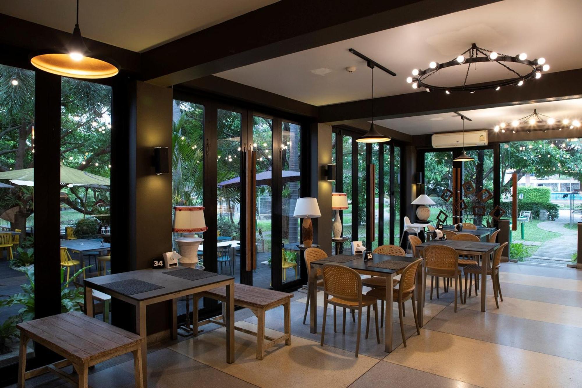 Hotel The Leela & 4*