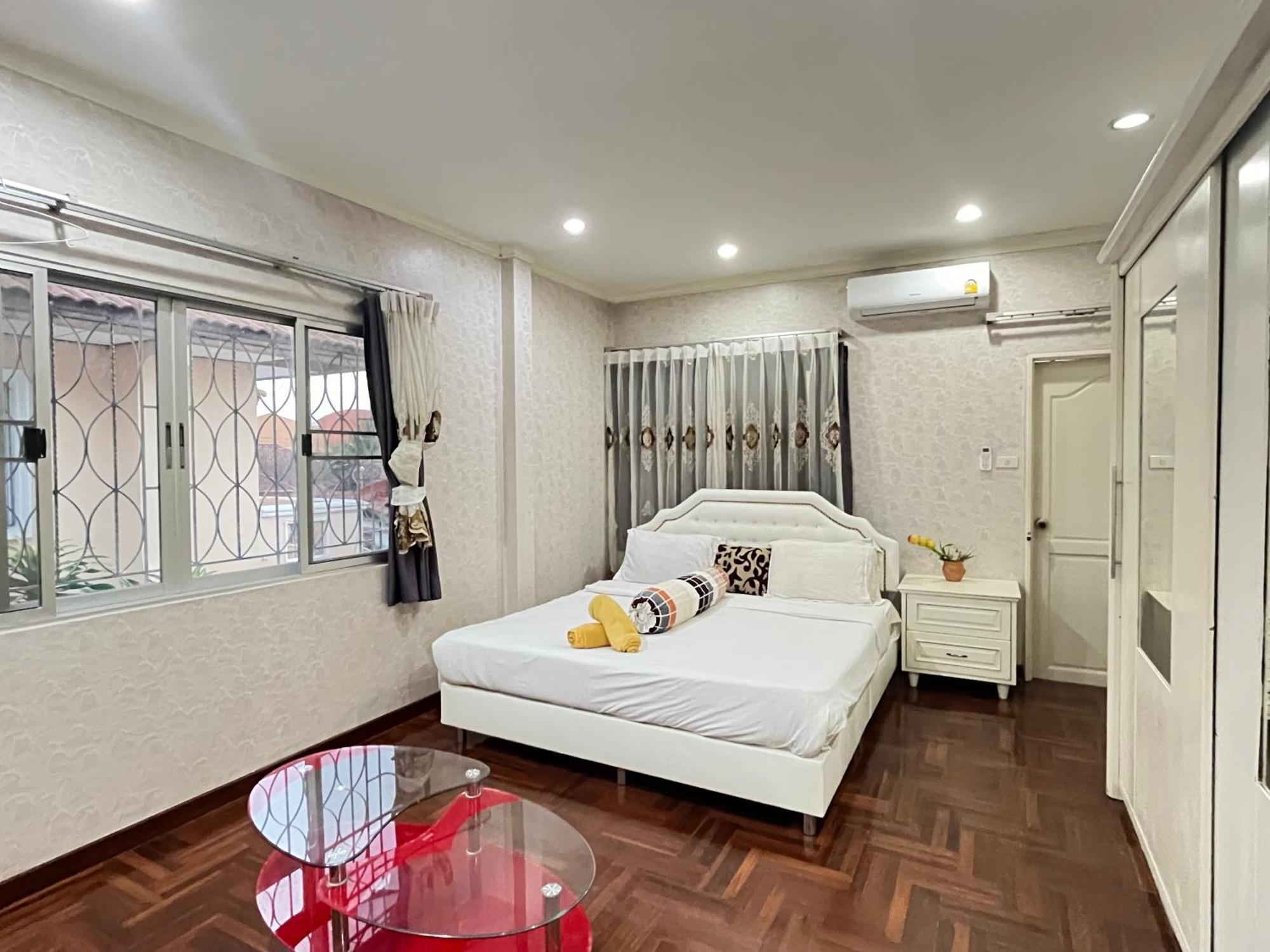 Walking St 3km, 5 Bedroom * Pattaya