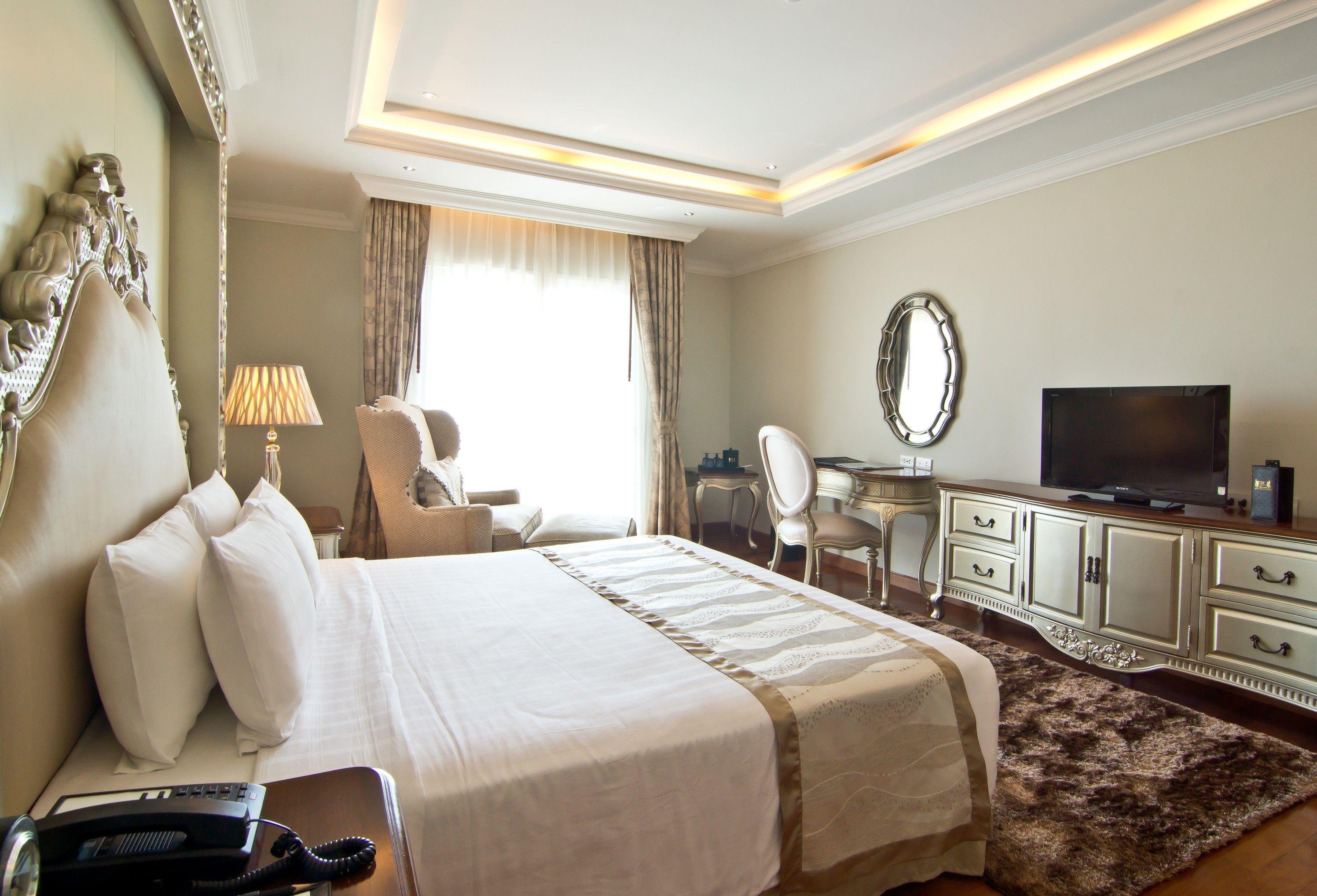 Lk The Empress Hotel