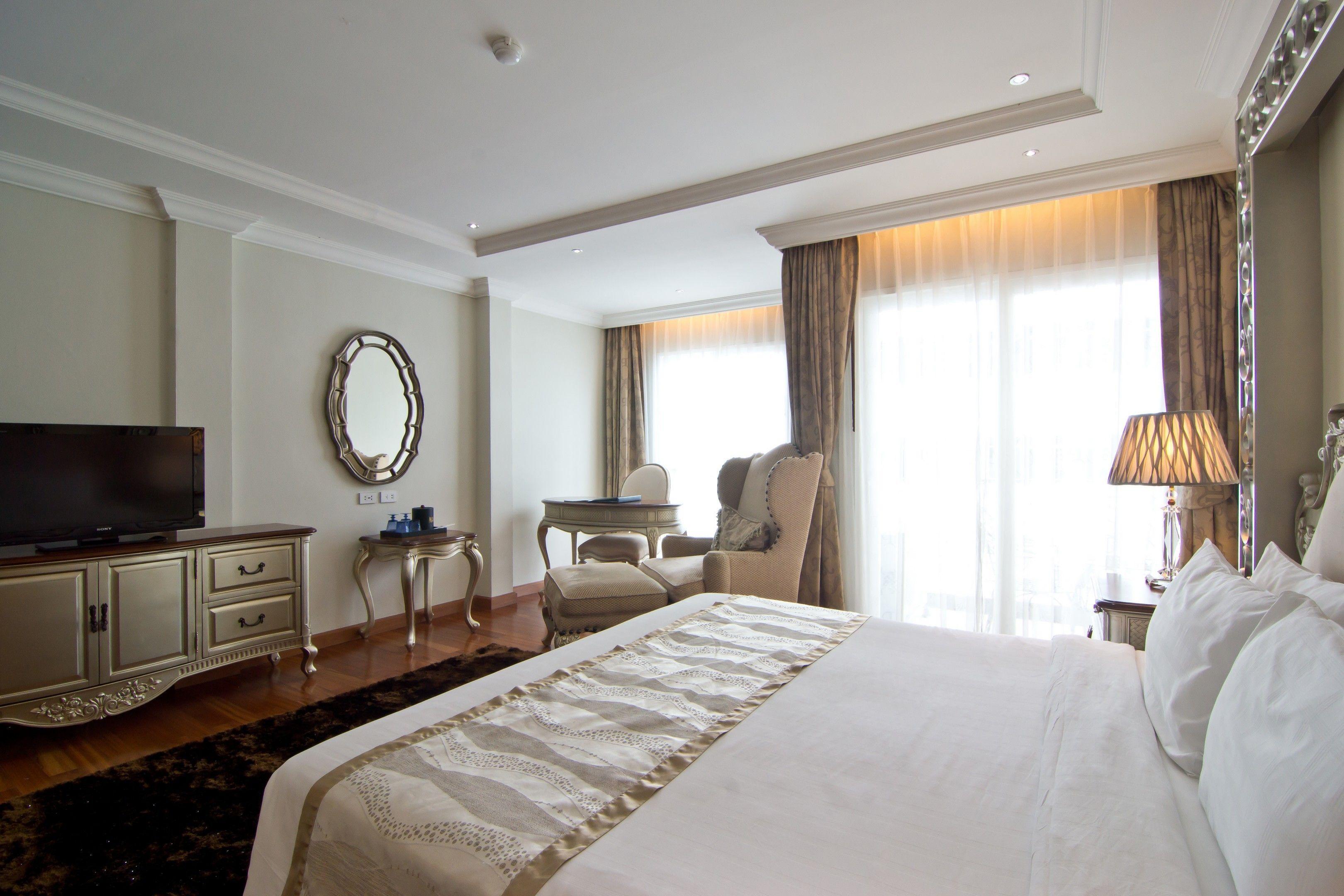 Lk The Empress Hotel